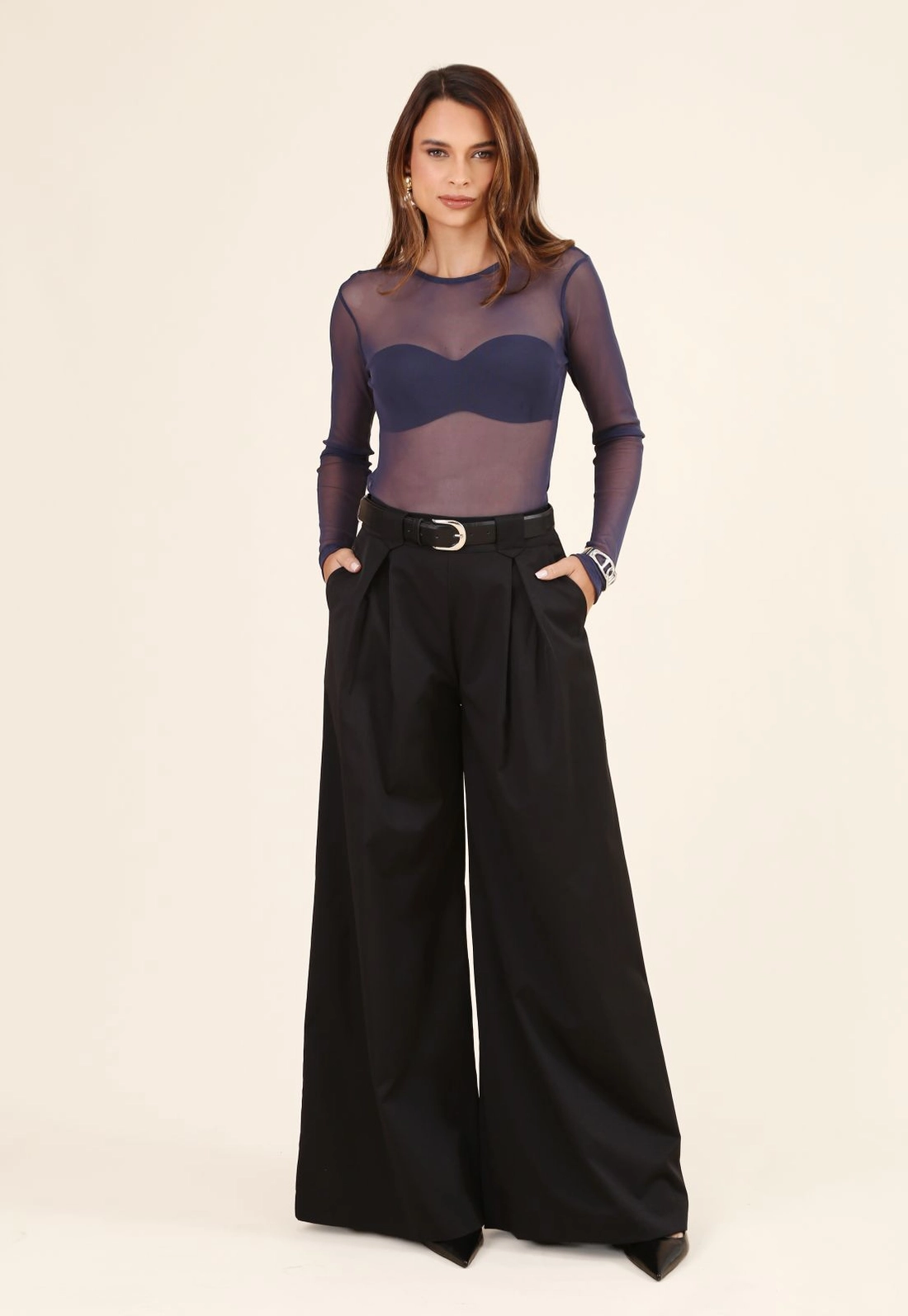 Blusa Em Tule Manga Longa Decote Redondo