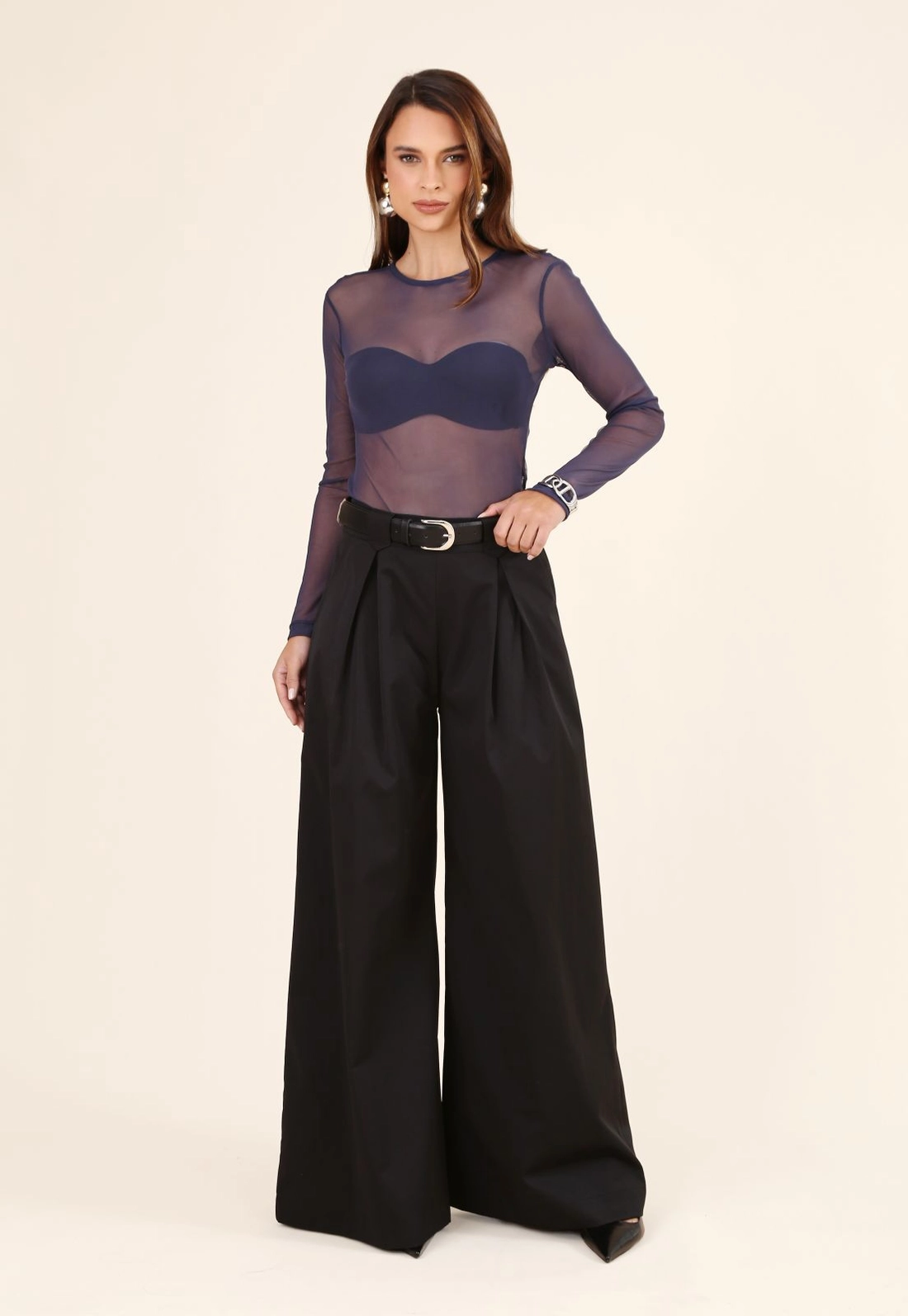 Blusa Em Tule Manga Longa Decote Redondo