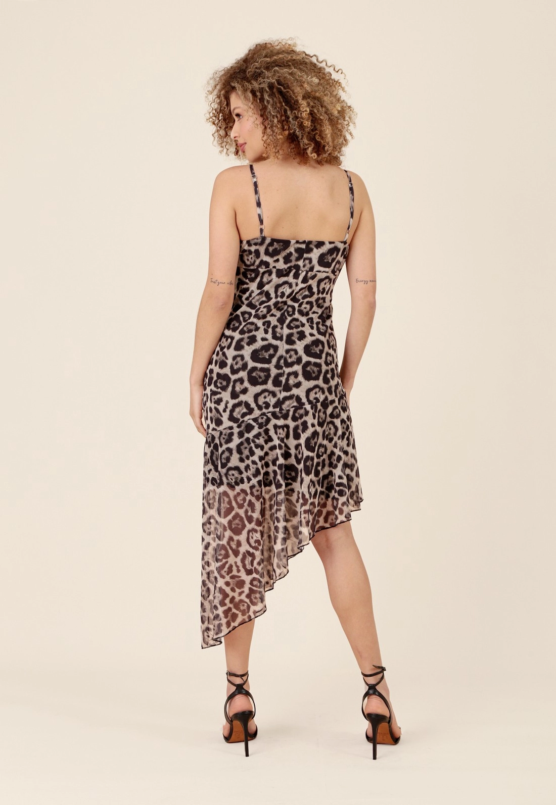 Vestido Midi Assimétrico Em Tule Leopardo