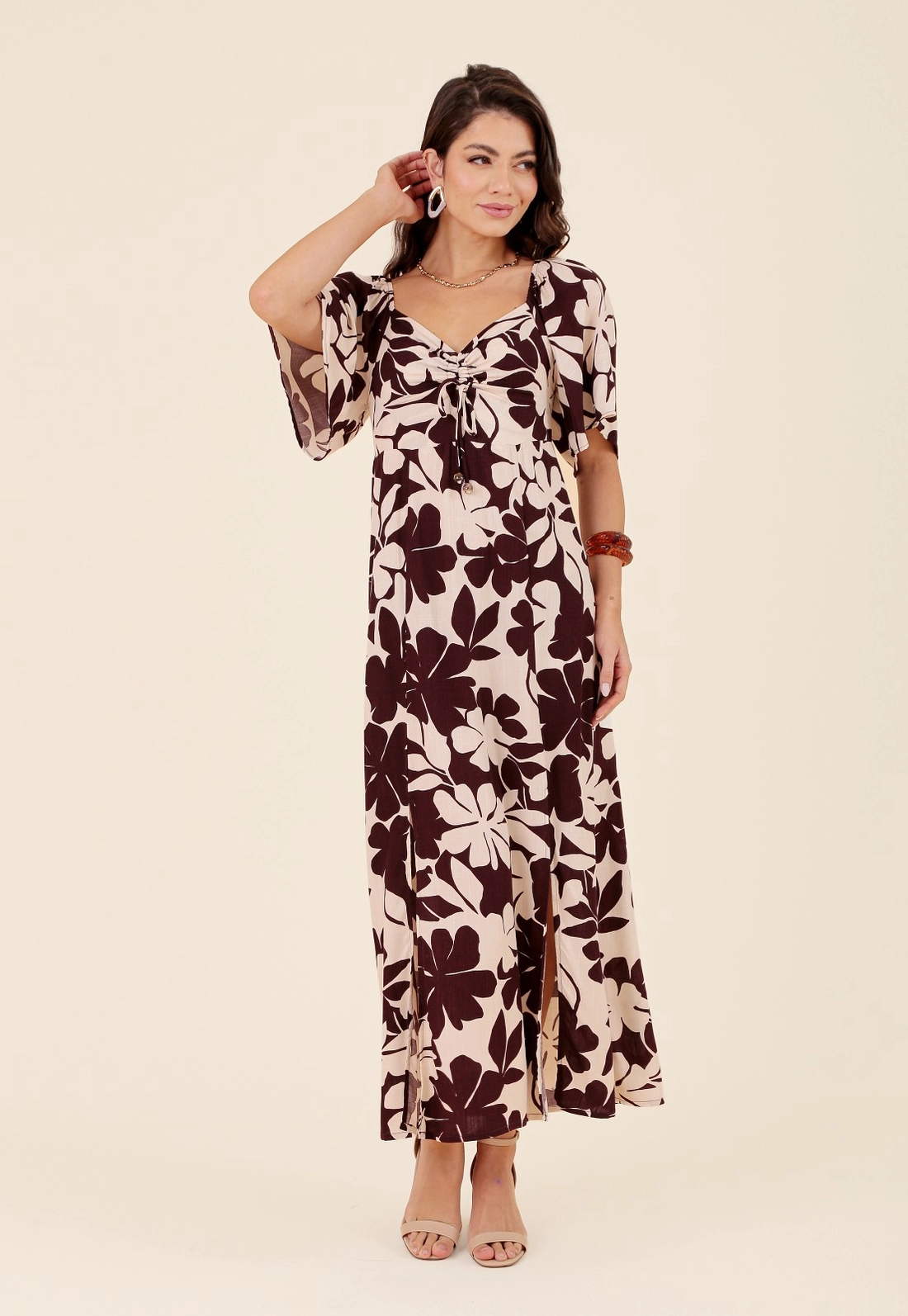Vestido Midi Em Viscose Manga Curta Com Puxador Jardim Terra