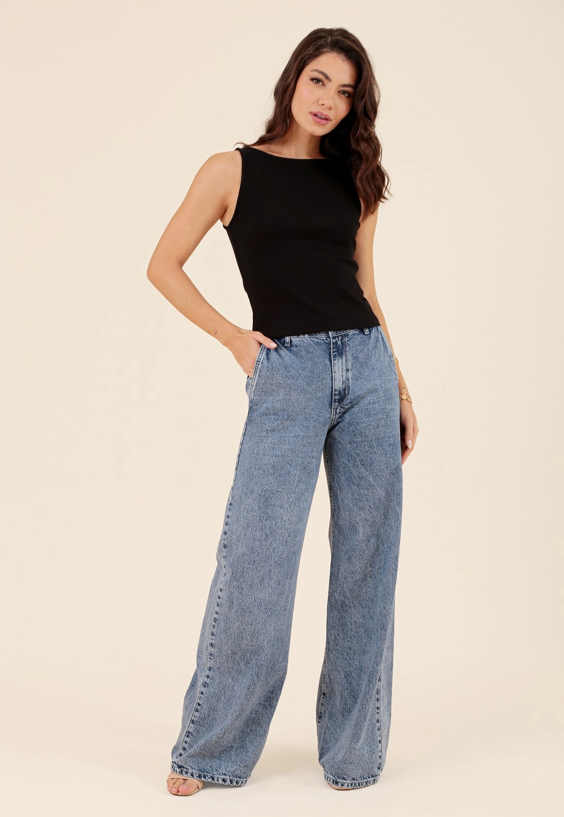 Blusa Regata Em Ribana Com Decote Halter
