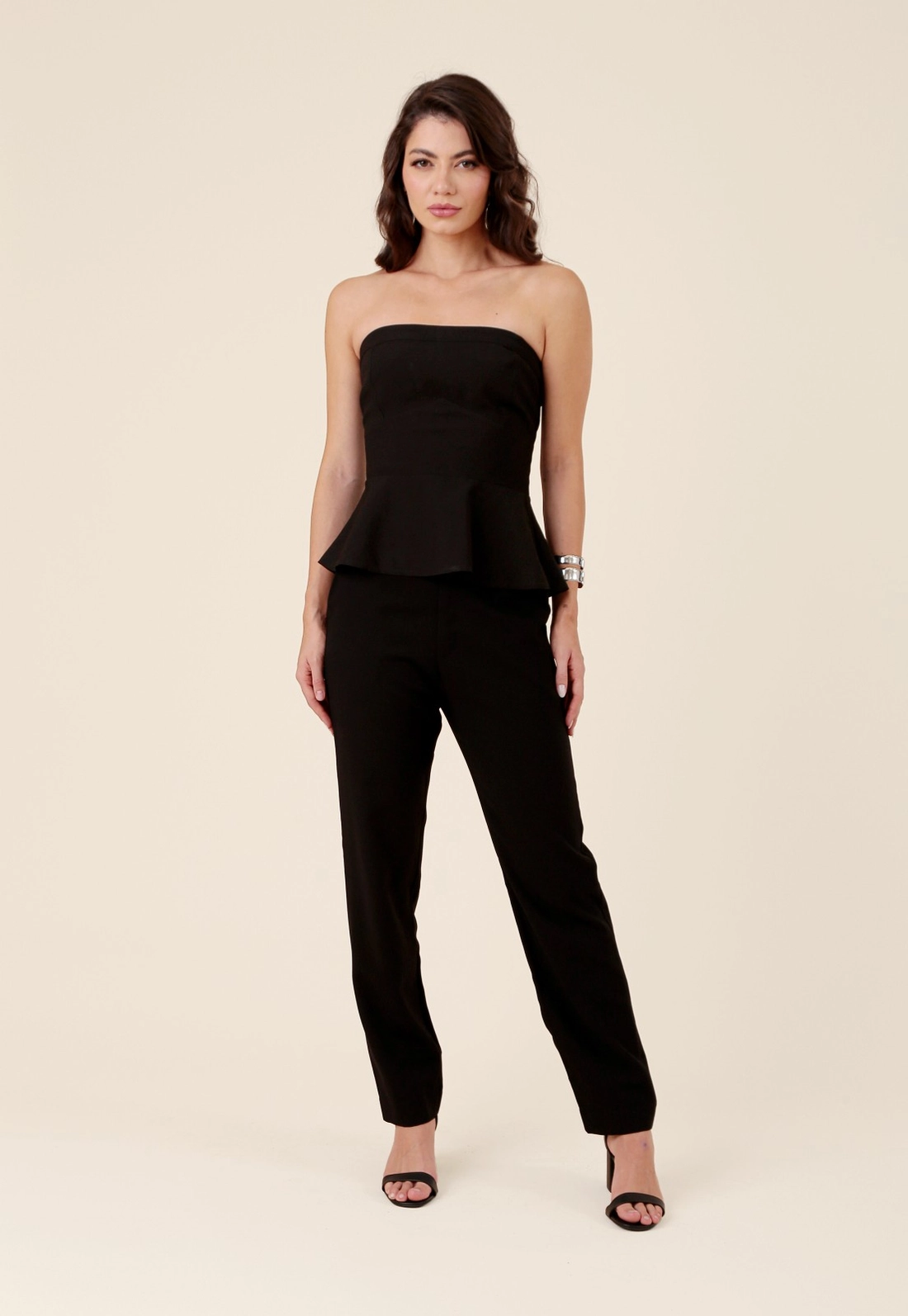 Blusa Peplum Com Decote Reto Em Alfaiataria