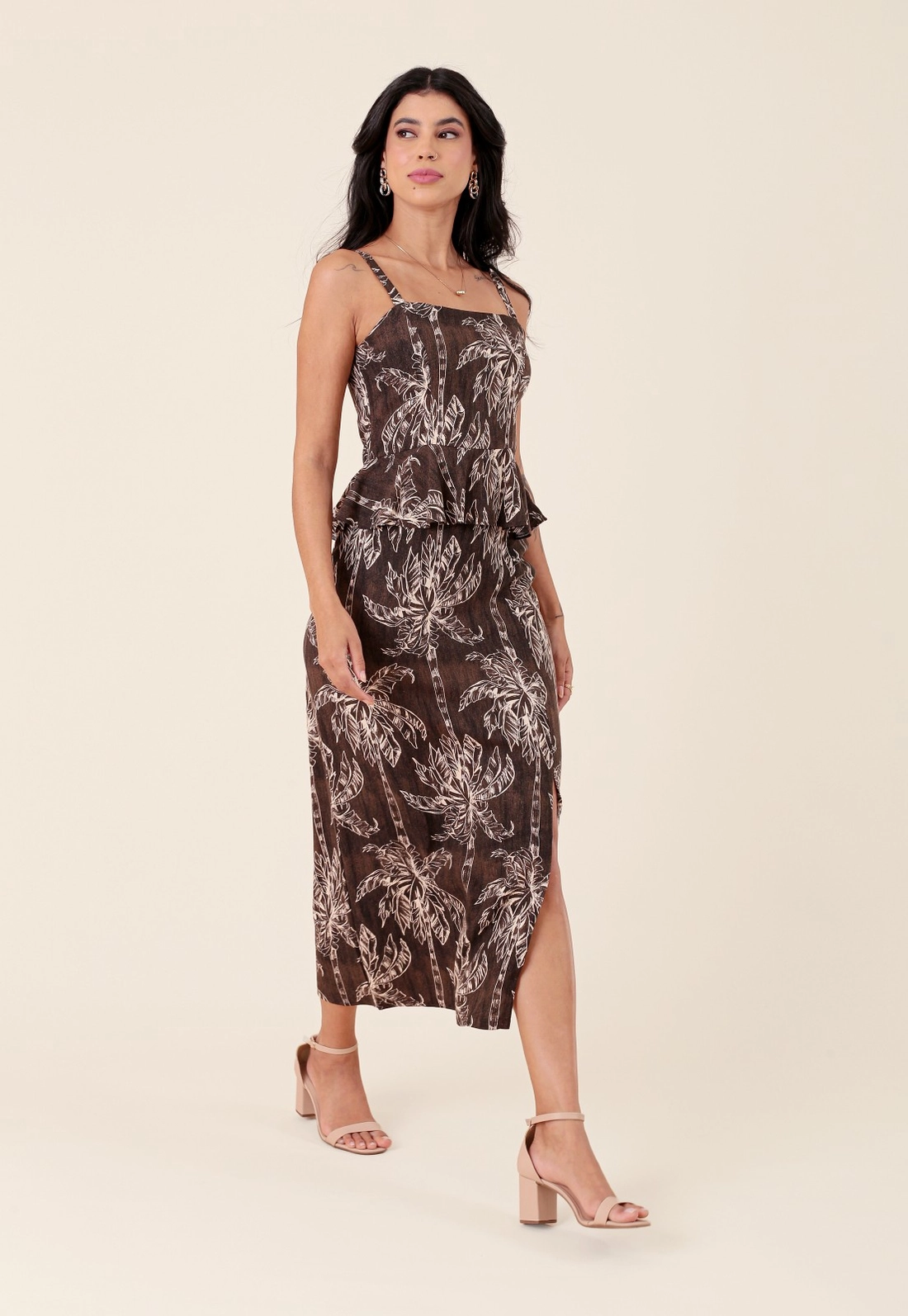 Vestido Em Linho Estampado Palmeira Negra Peplum Com Alças