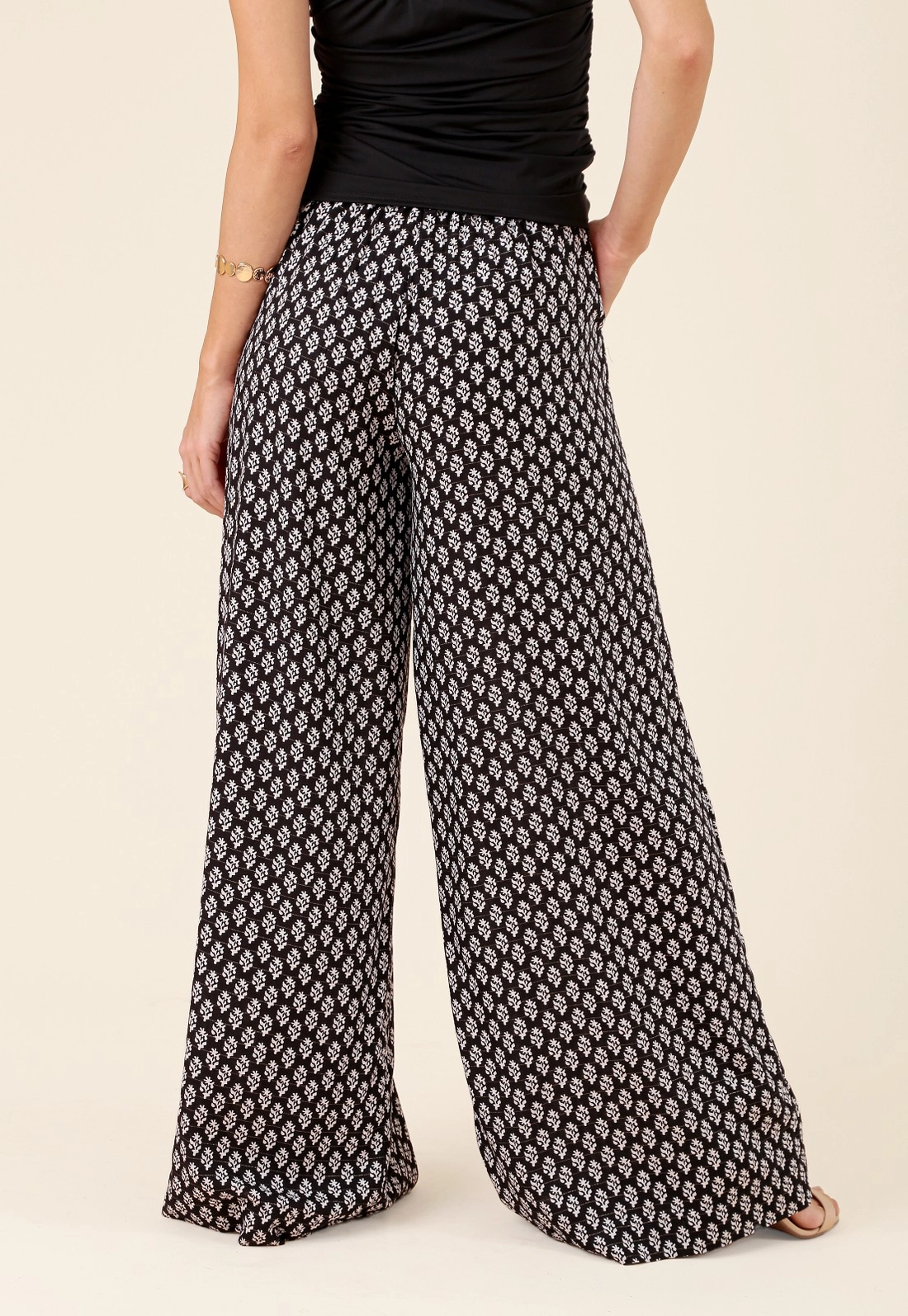 Calça Pantalona Em Viscose Com Lurex Bolso Faca