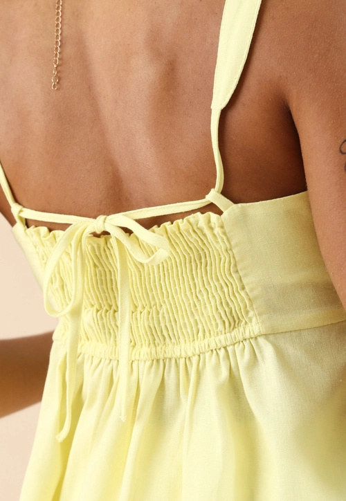 Blusa Em Linho Com Recorte No Busto