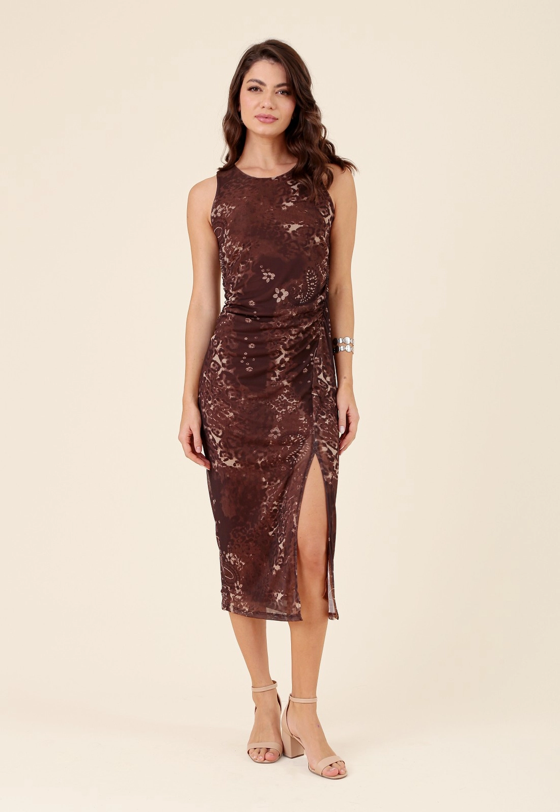 Vestido Midi Em Tule Estampado Cashmere Sem Manga Franzido