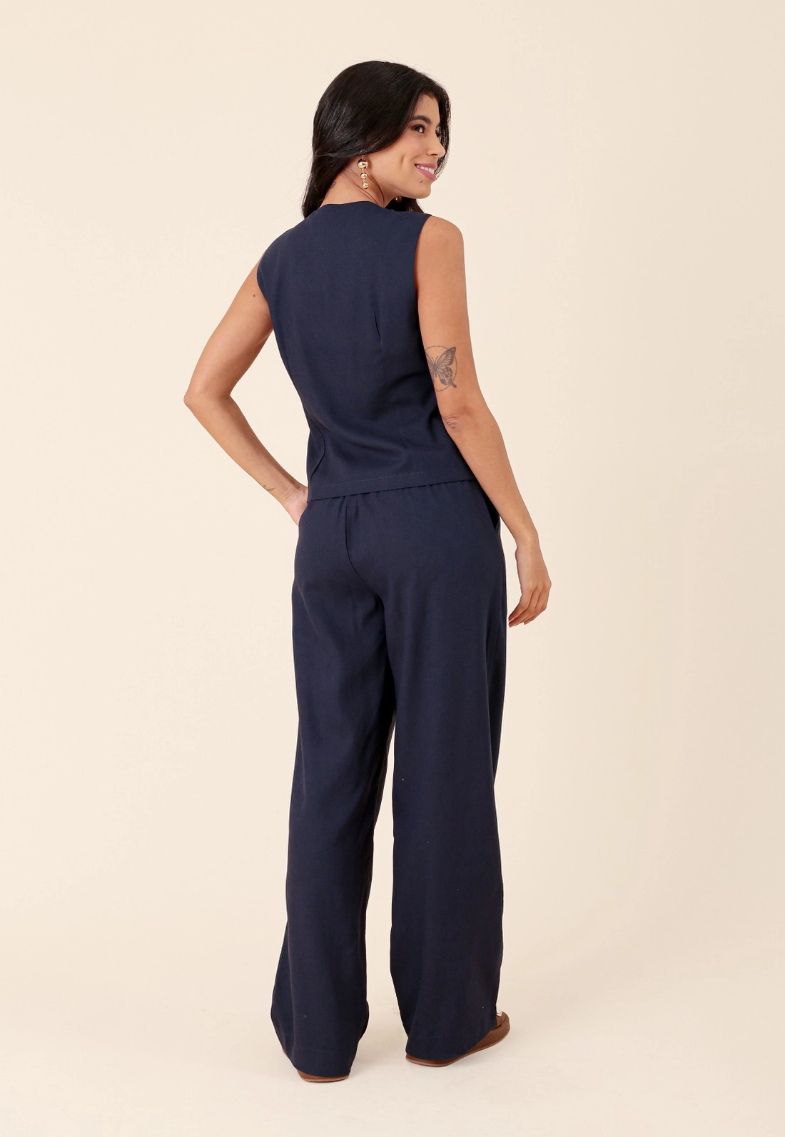 Calça Wide Leg Em Linho Bolso Faca Pregas