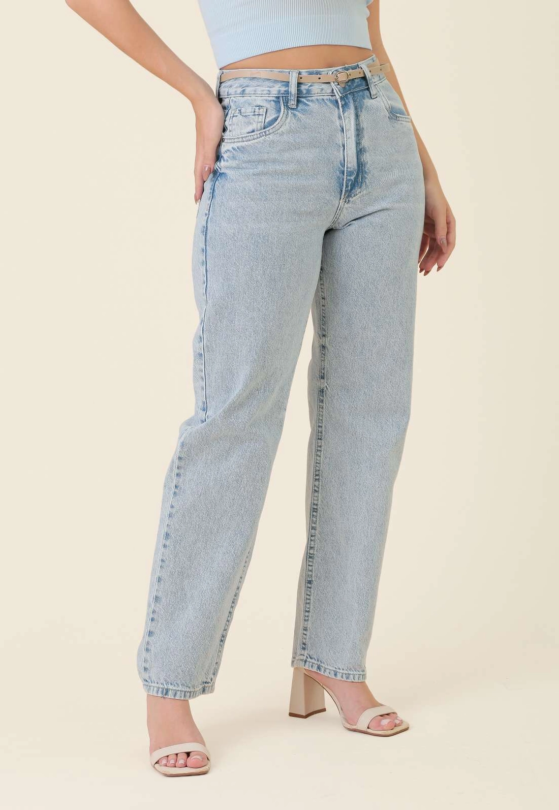 Calça Mom Jeans Azul Claro Com Cinto