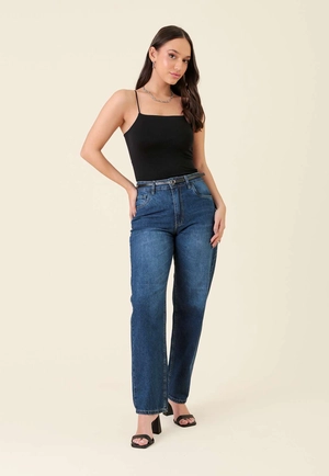 Calça Mom Jeans Com Cinto Azul Escuro