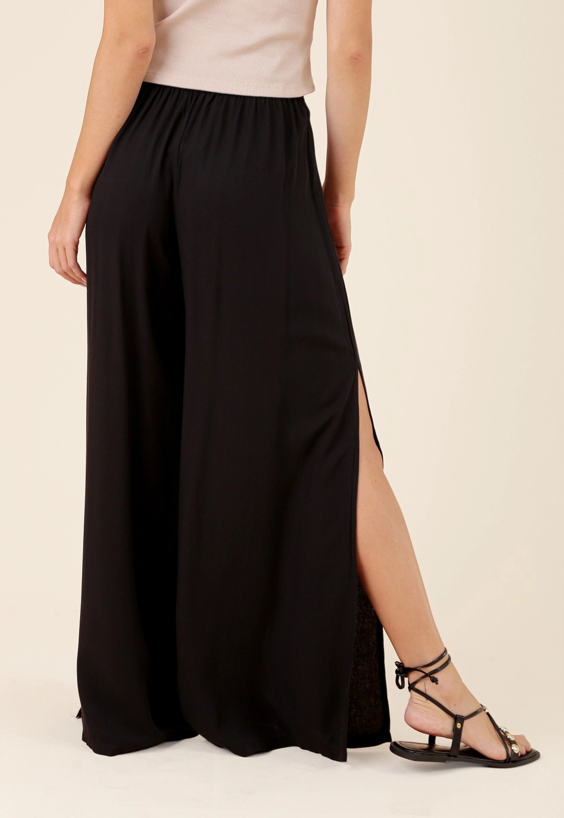 Calça Pantalona Em Viscose Fenda Lateral