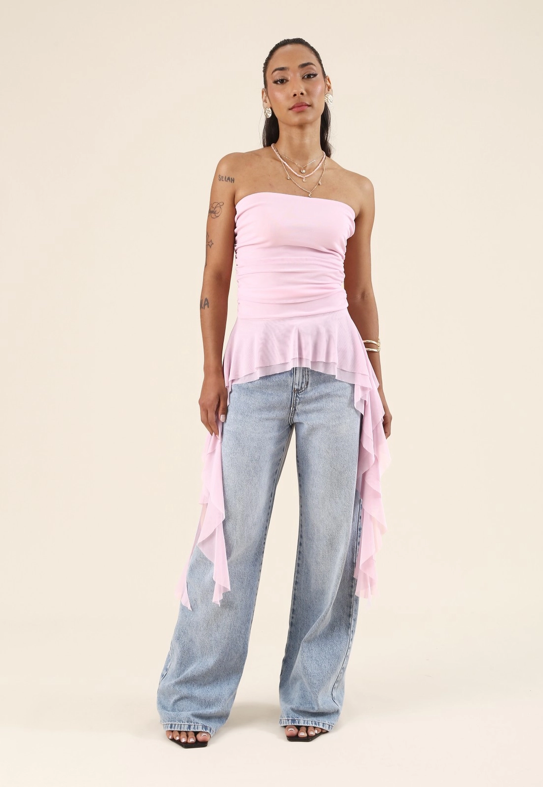 Blusa Em Tule Decote Reto Com Babados Assimétrico