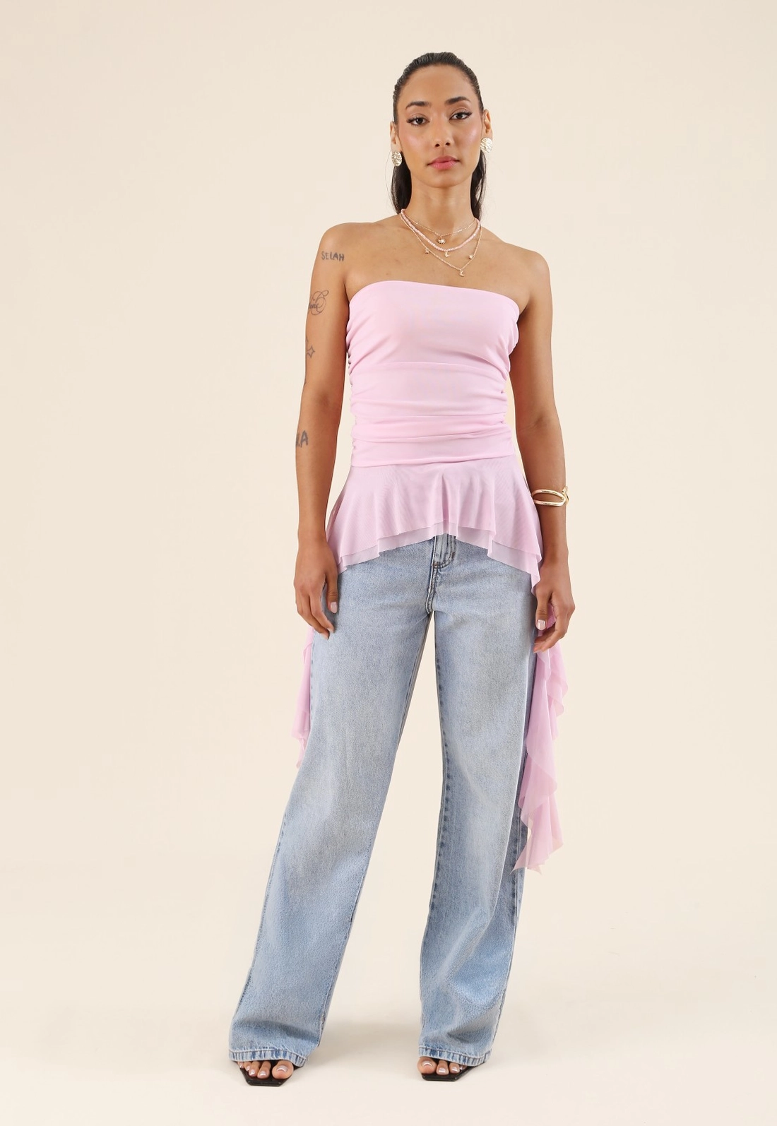 Blusa Em Tule Decote Reto Com Babados Assimétrico