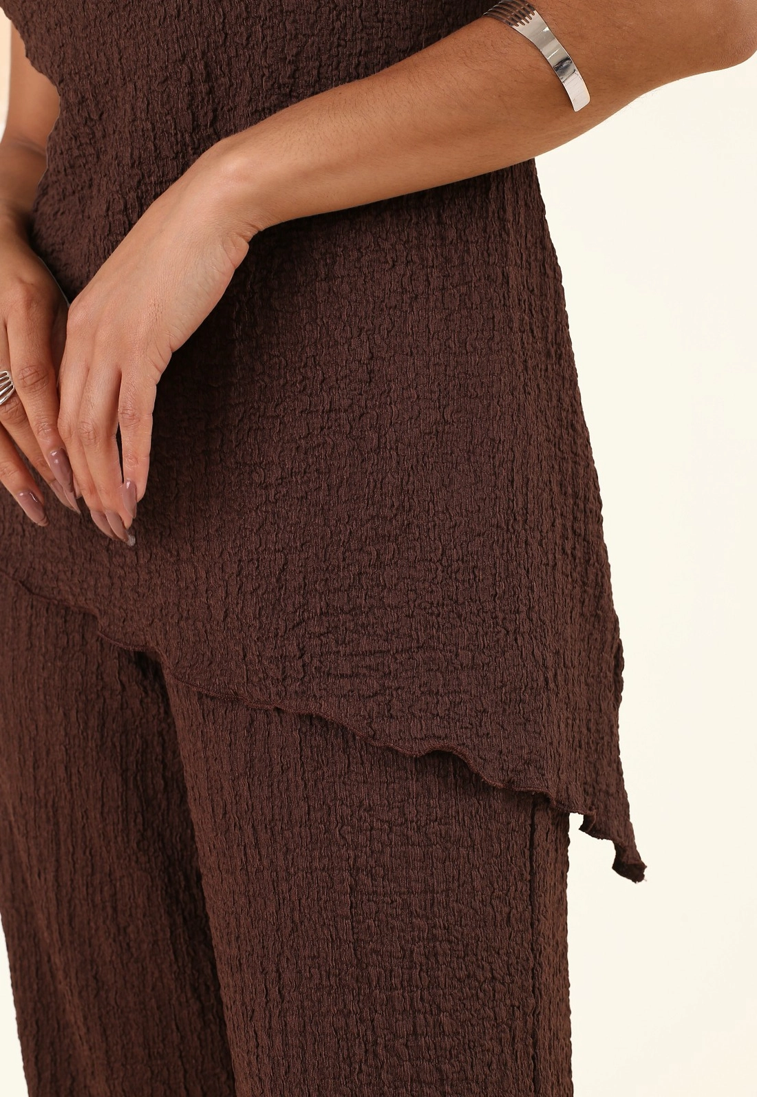 Blusa Assimétrica Em Malha Texturizada Com Decote Reto