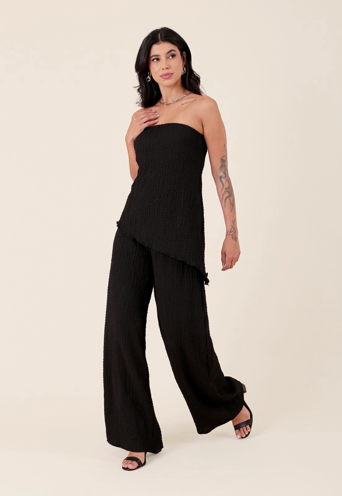 Blusa Assimétrica Em Malha Texturizada Com Decote Reto