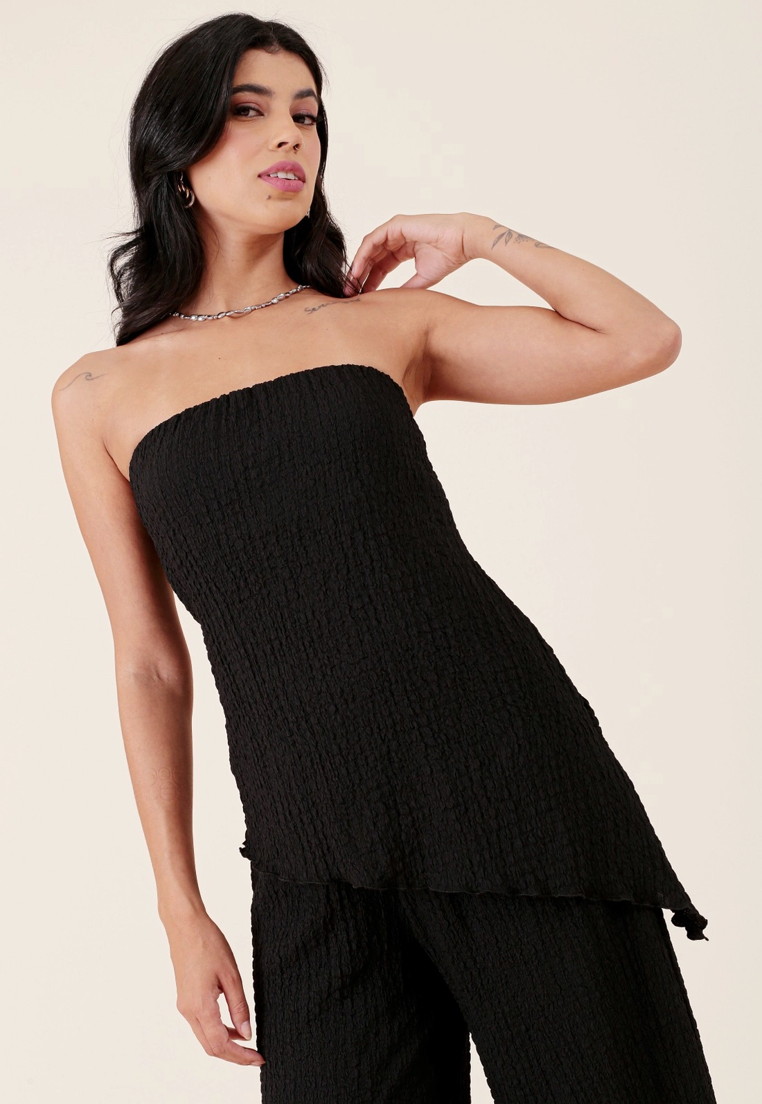 Blusa Assimétrica Em Malha Texturizada Com Decote Reto