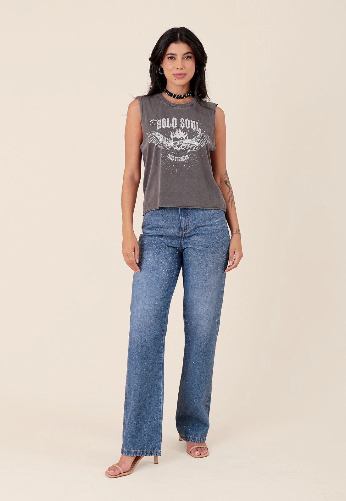Calça Jeans Reta Com Strass Frontal