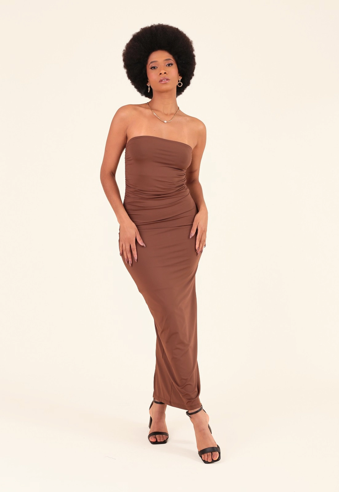 Vestido Midi Em Poliamida Com Decote Reto E Franzidos