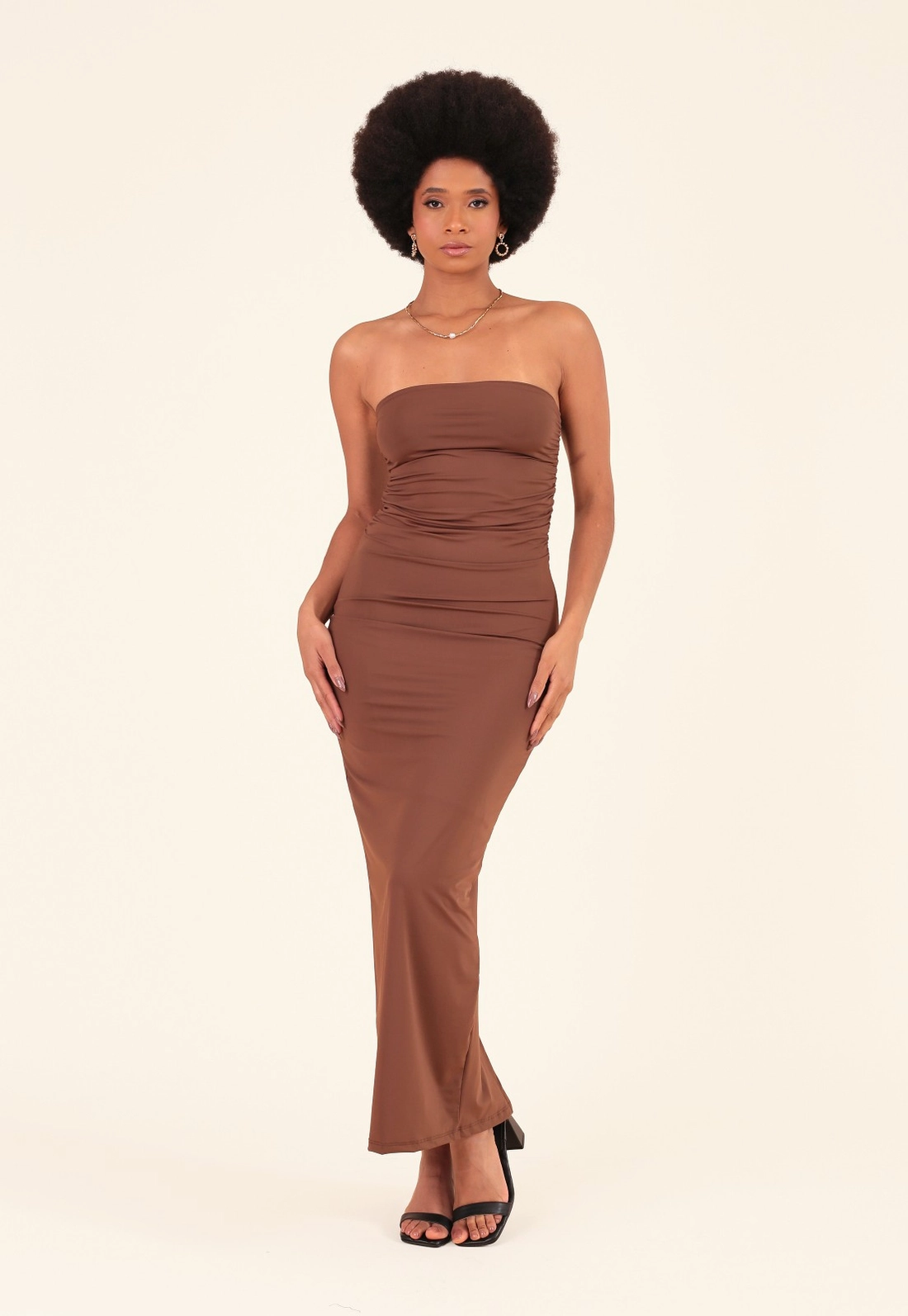 Vestido Midi Em Poliamida Com Decote Reto E Franzidos