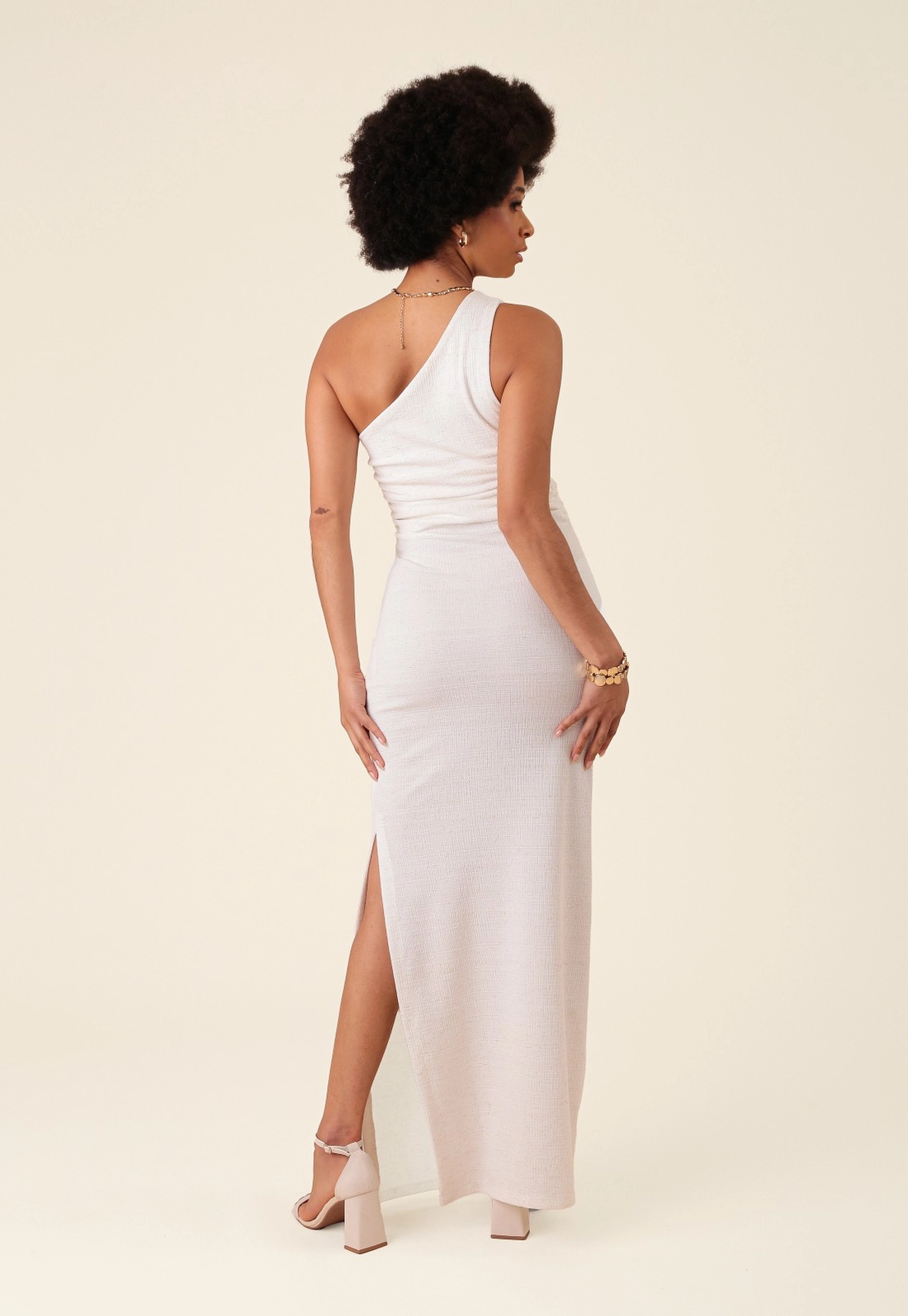 Vestido Longo Em Malha Linho Ombro Só Franzido Lateral