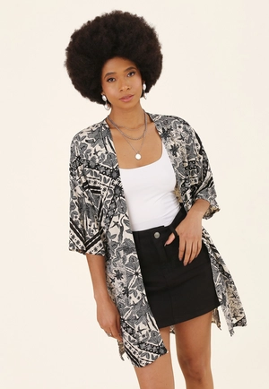 Kimono Em Viscose Estampado Animal Patchwork