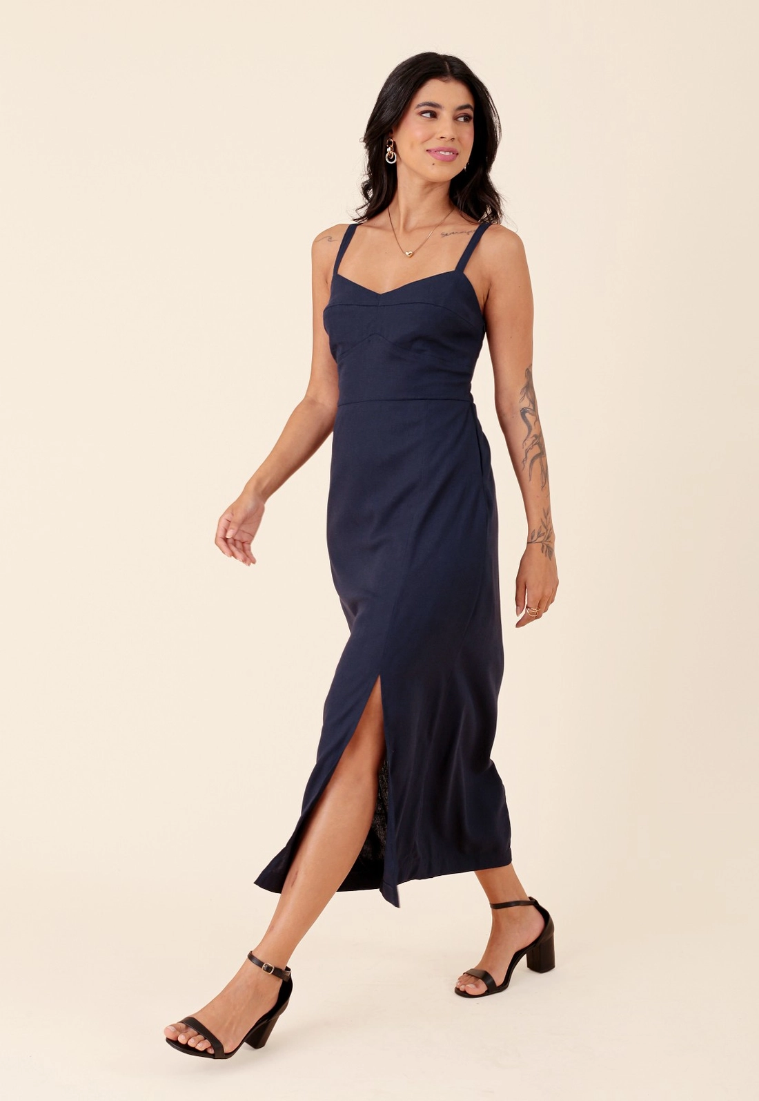 Vestido Alça Midi E Recorte No Busto Em Linho