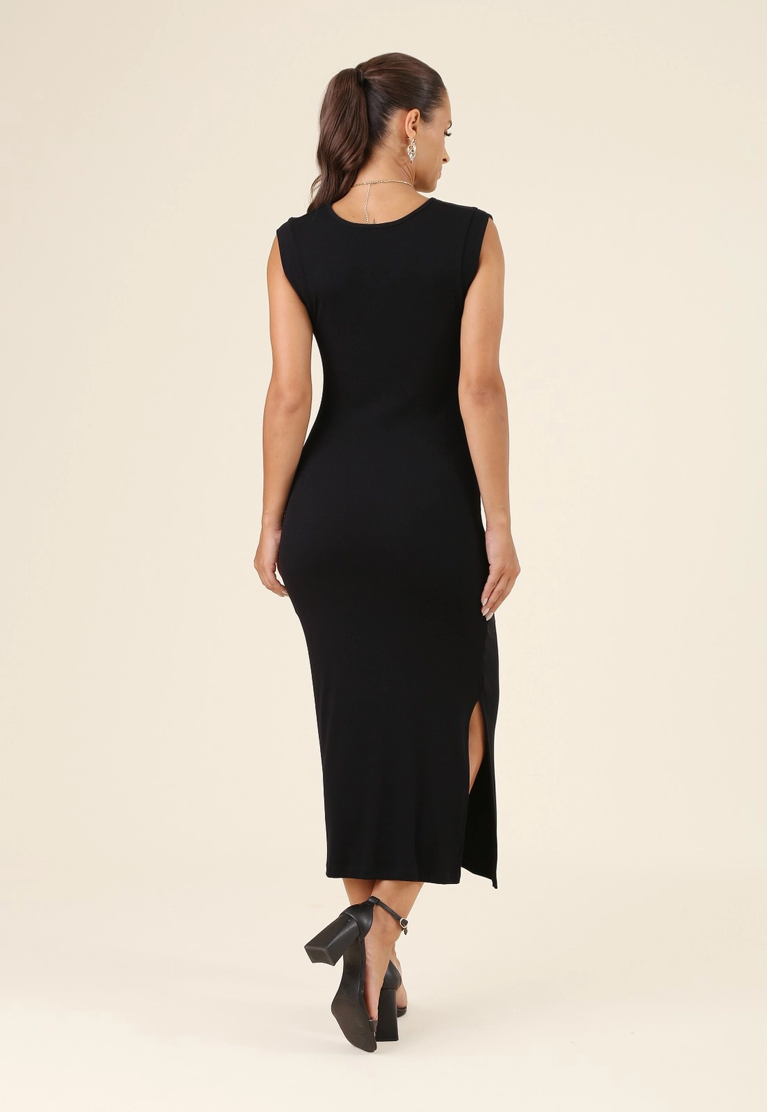 Vestido Midi Em Malha Canelada Manga Muscle Tee