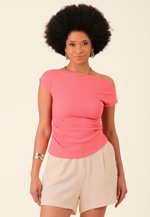 Blusa Em Malha Waffle  Decote Reto Franzido Lateral
