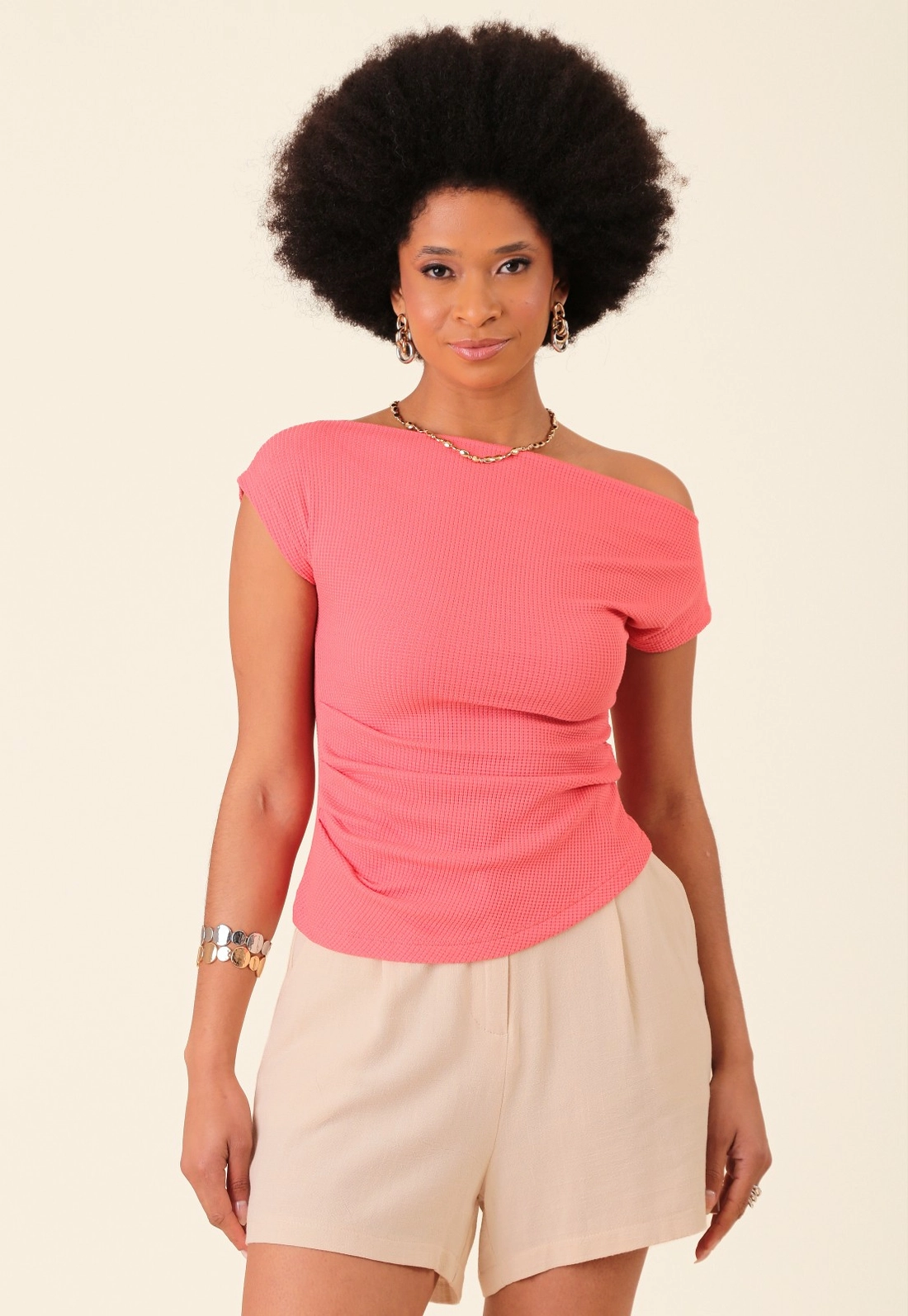 Blusa Em Malha Waffle  Decote Reto Franzido Lateral