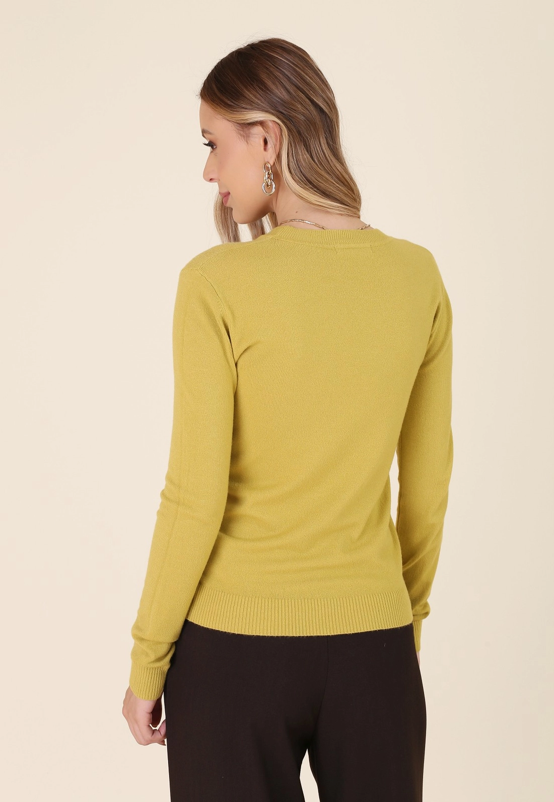 Blusa Tricô Manga Longa Decote Redondo