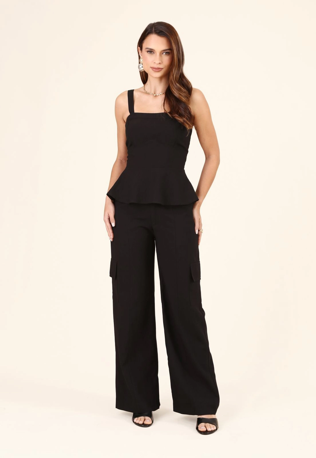 Blusa Peplum Em Alfaiataria Recortes Alça