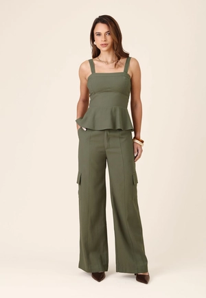 Calça Wide Leg Bolso Cargo Em Alfaiataria