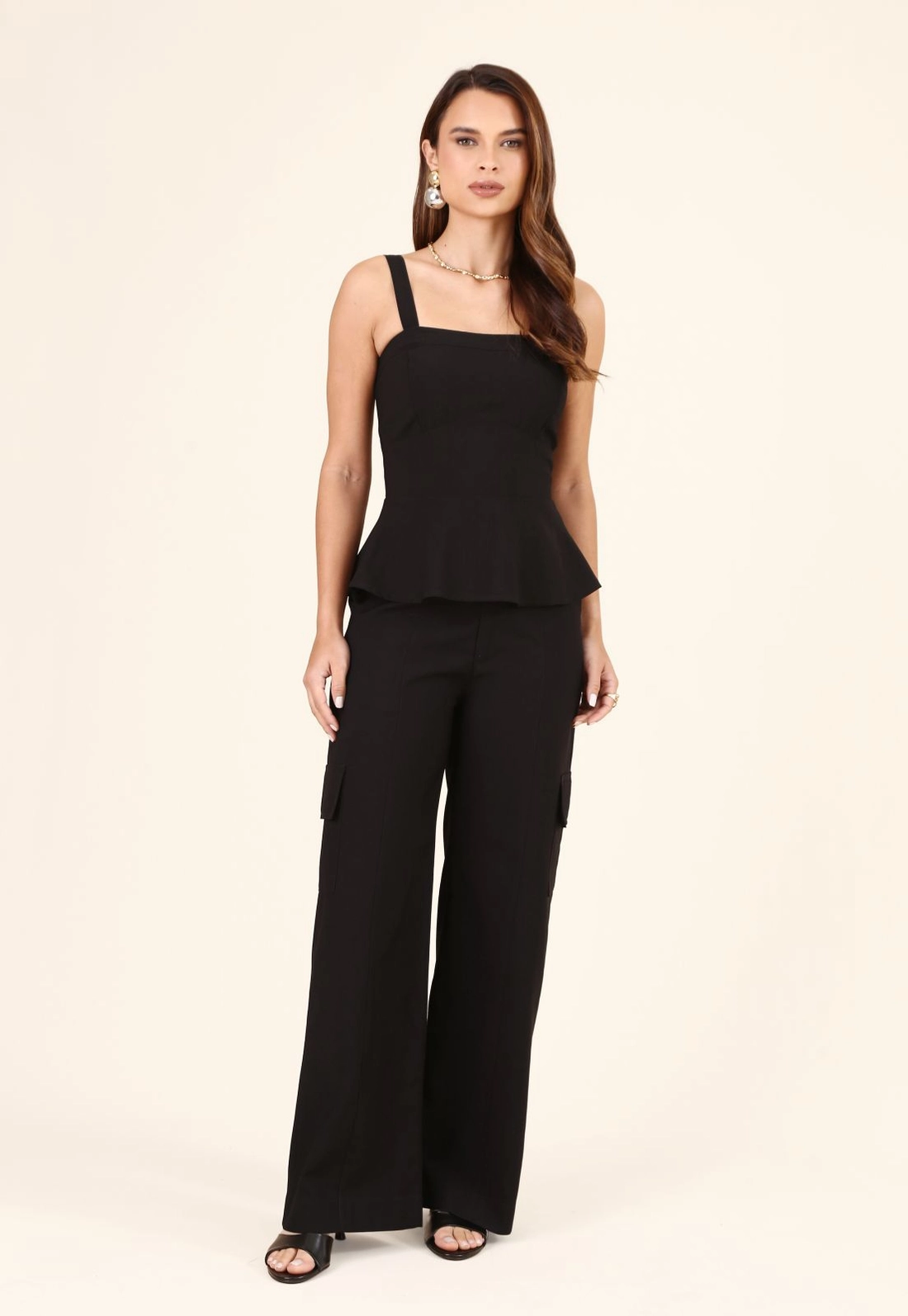 Calça Wide Leg Bolso Cargo Em Alfaiataria