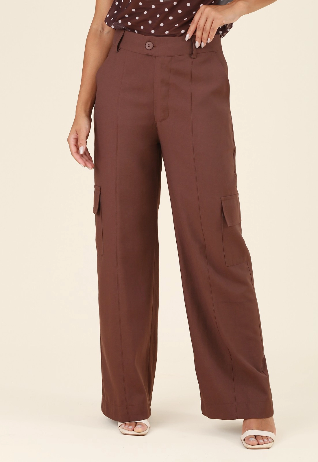 Calça Wide Leg Bolso Cargo Em Alfaiataria