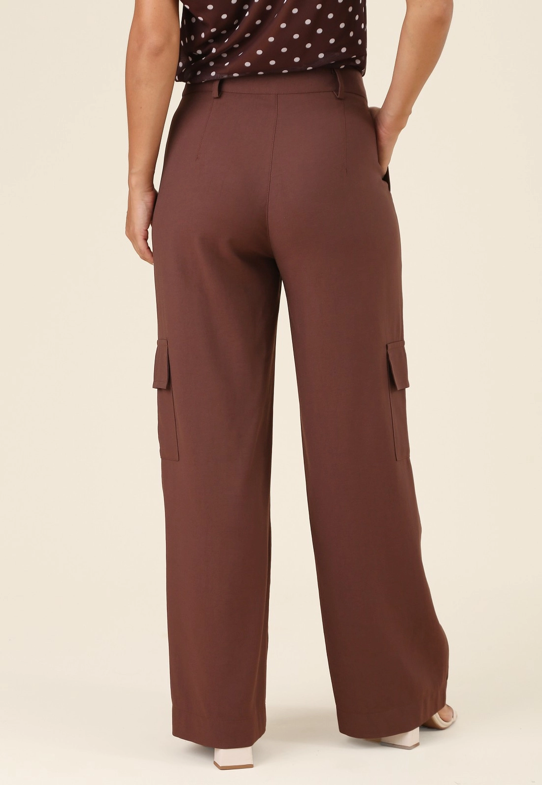 Calça Wide Leg Bolso Cargo Em Alfaiataria