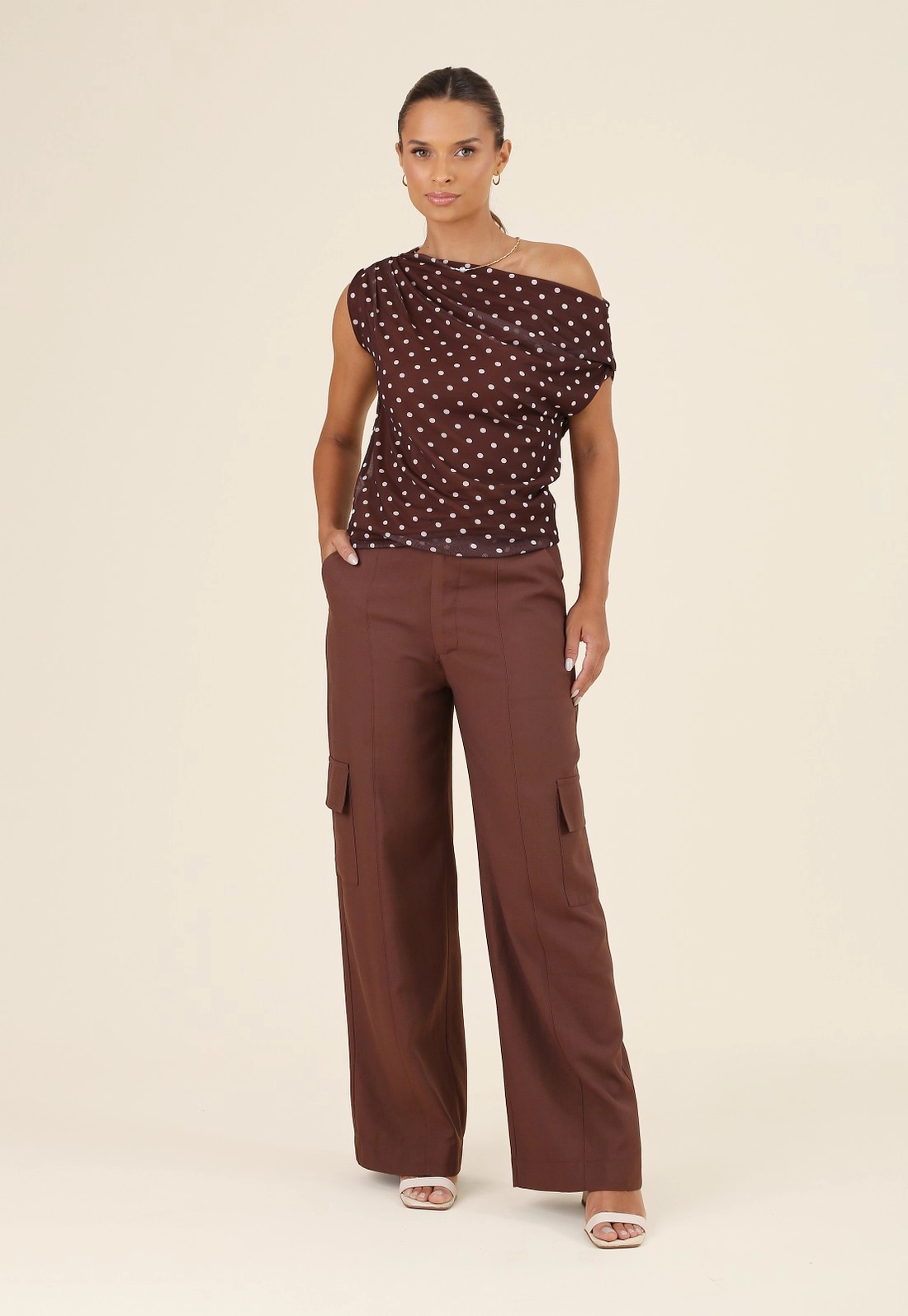 Calça Wide Leg Bolso Cargo Em Alfaiataria