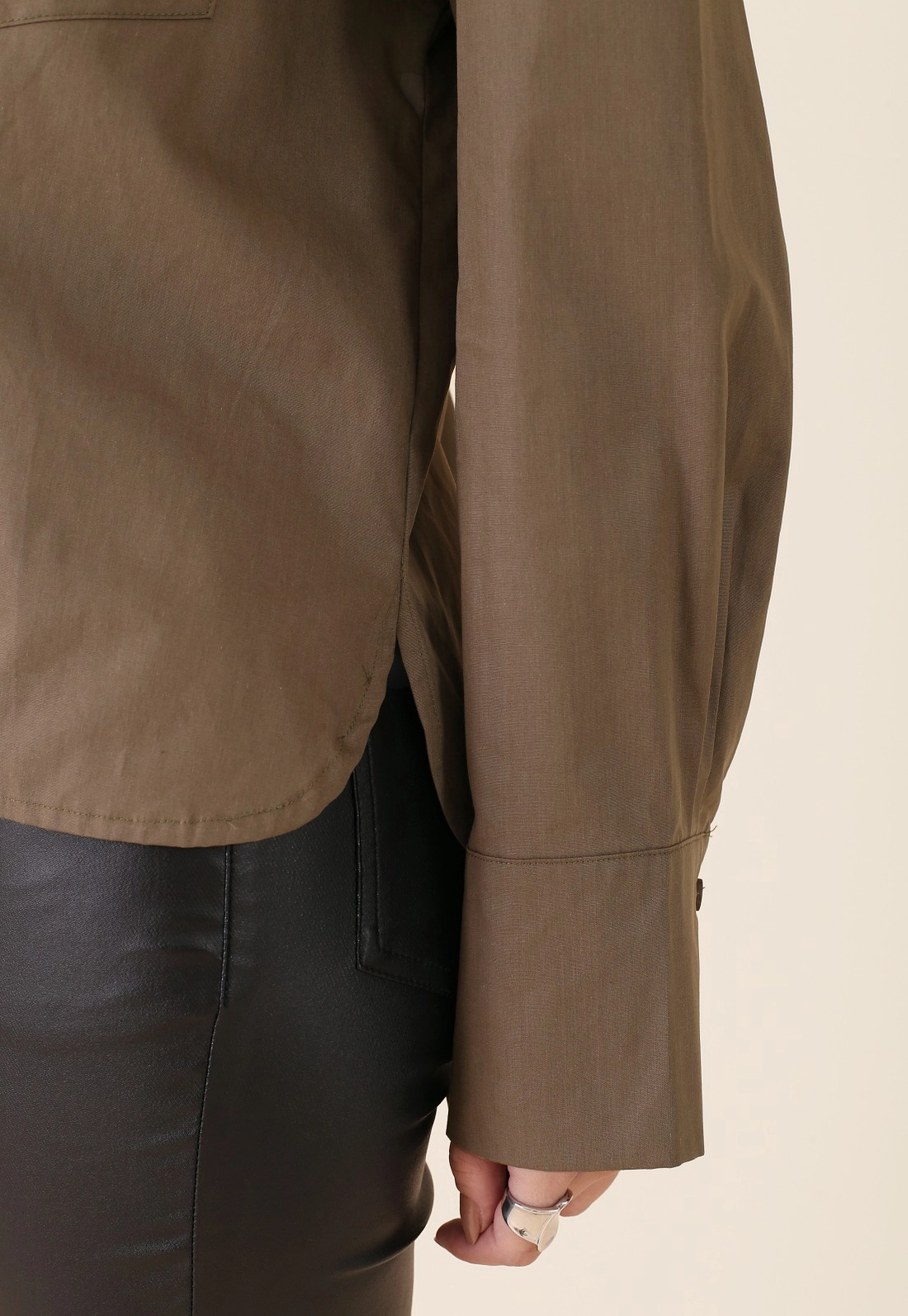 Camisa Tricoline Manga Longa Oversized Com Bolso