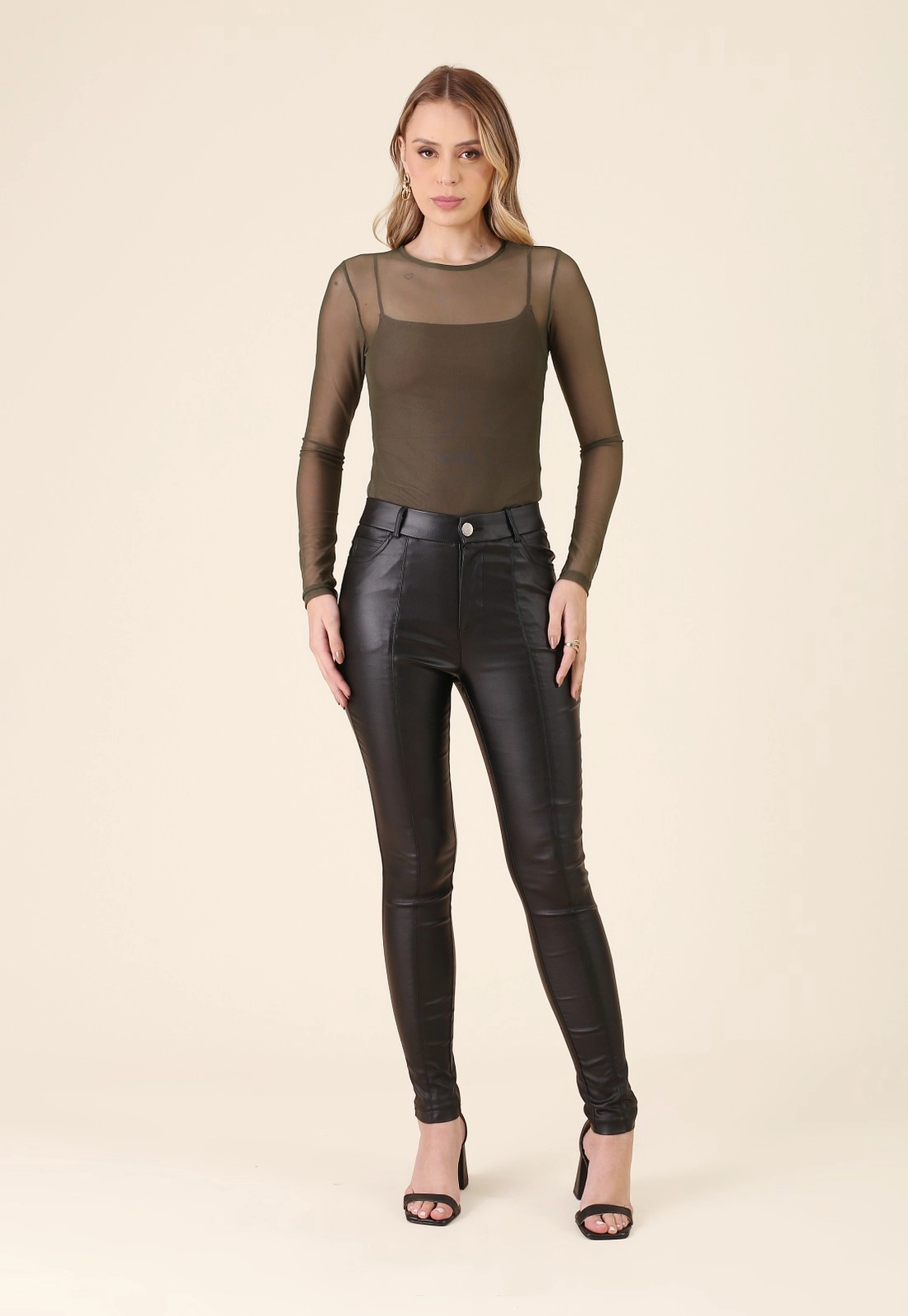 Calça Skinny Em Bengaline Resinado