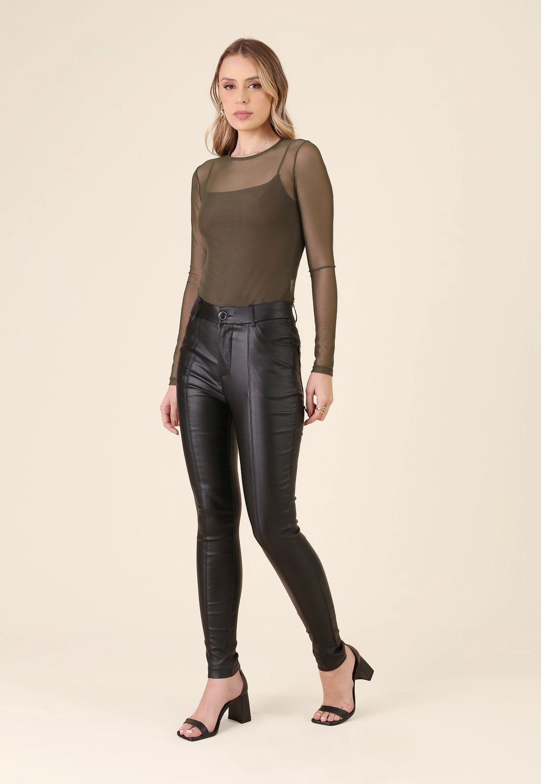 Calça Skinny Em Bengaline Resinado