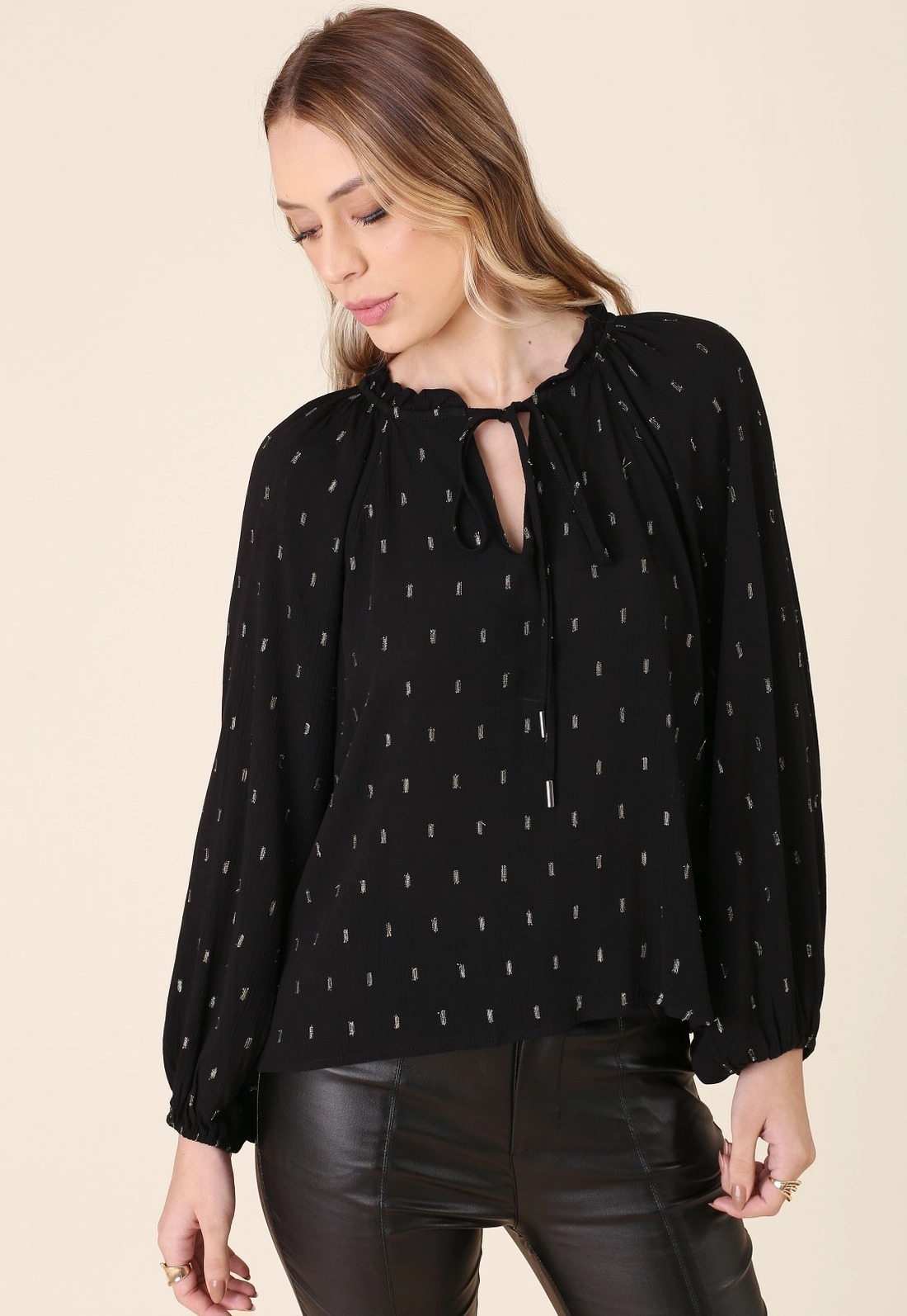 Blusa Manga Longa Com Amarração Em Viscose Lurex