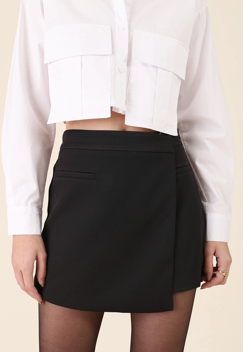 Short Saia Com Transpasse E Recorte Bolso Em Alfaiataria