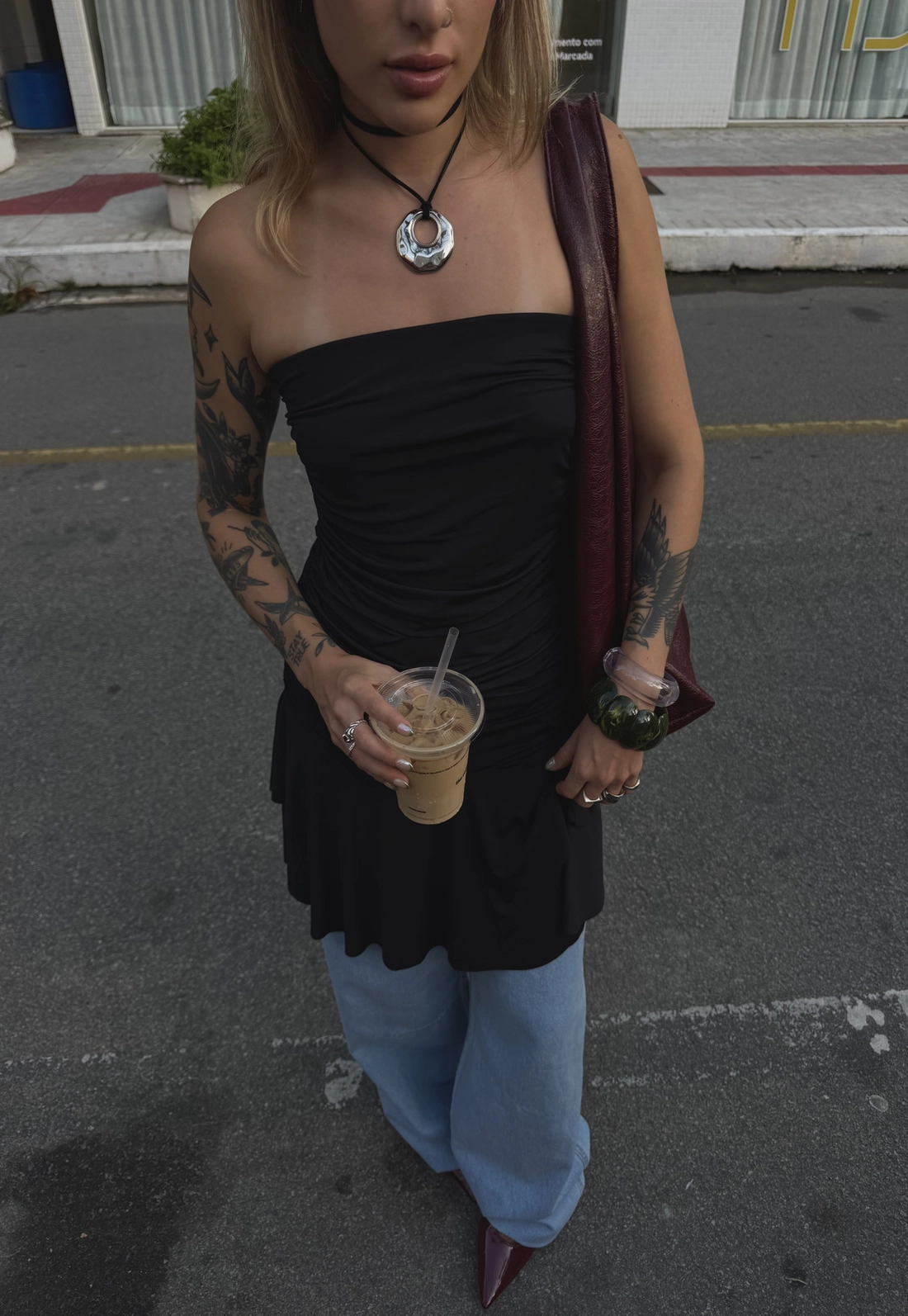 Vestido Curto Em Poliamida Com Decote Reto Com Babados