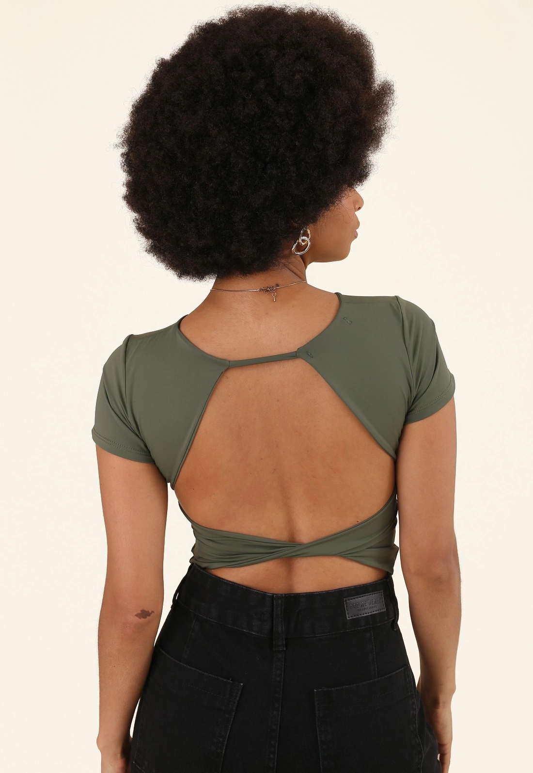 Blusa Em Poliamida Decote Costas
