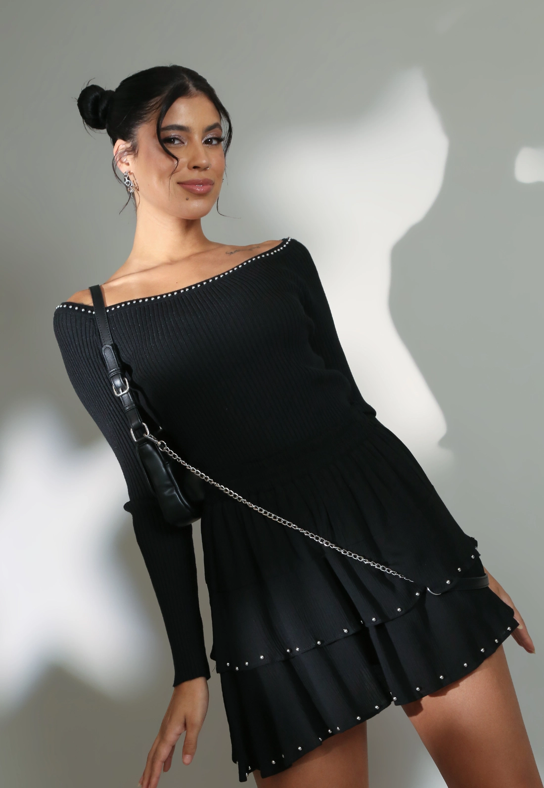 Blusa Ombro A Ombro Com Tachas No Decote