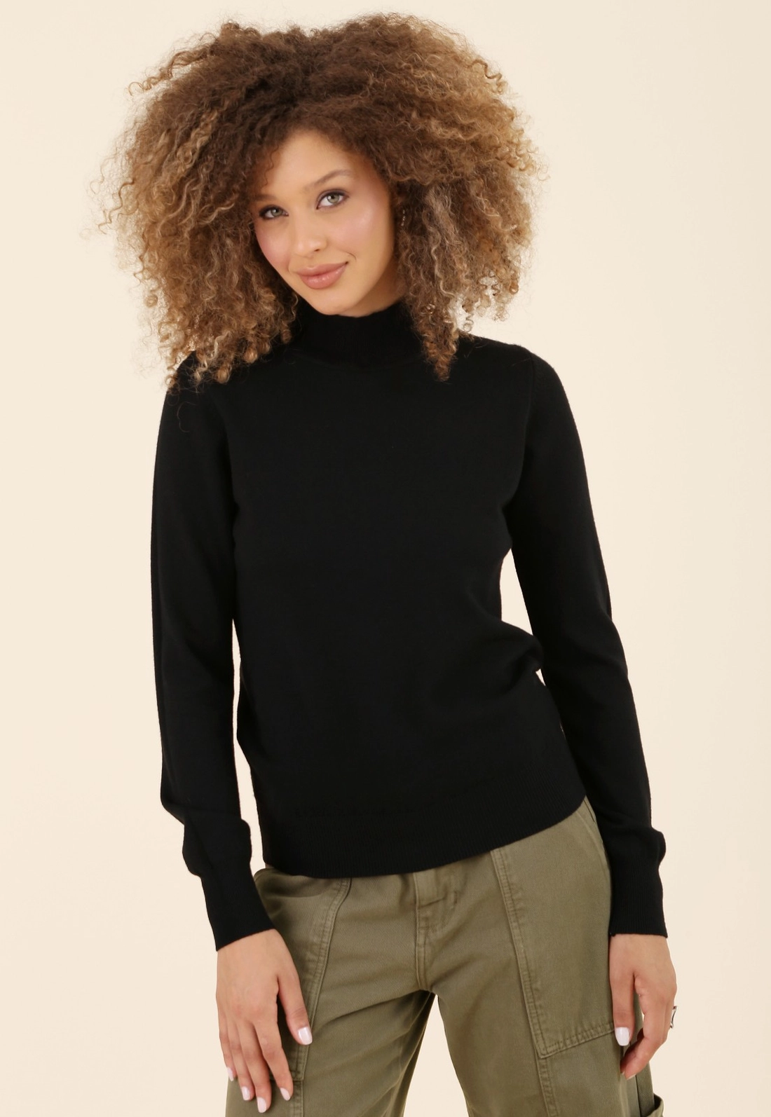 Blusa Tricô Manga Longa Gola Alta