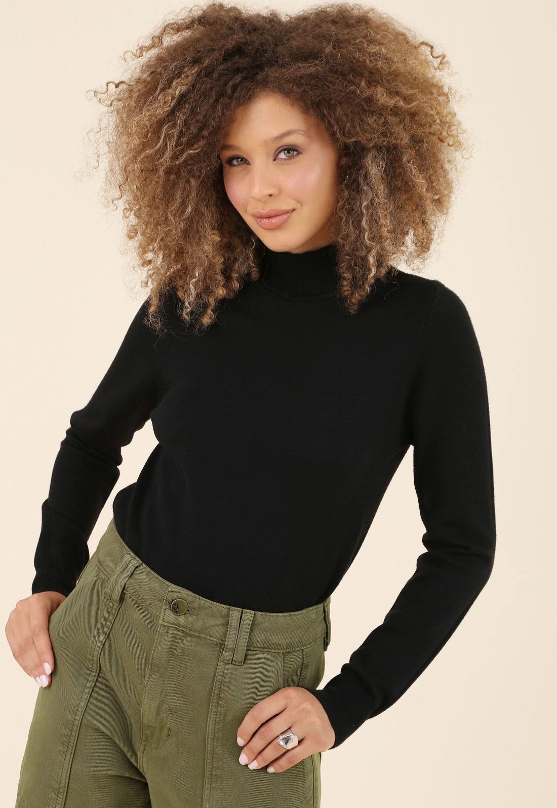 Blusa Tricô Manga Longa Gola Alta