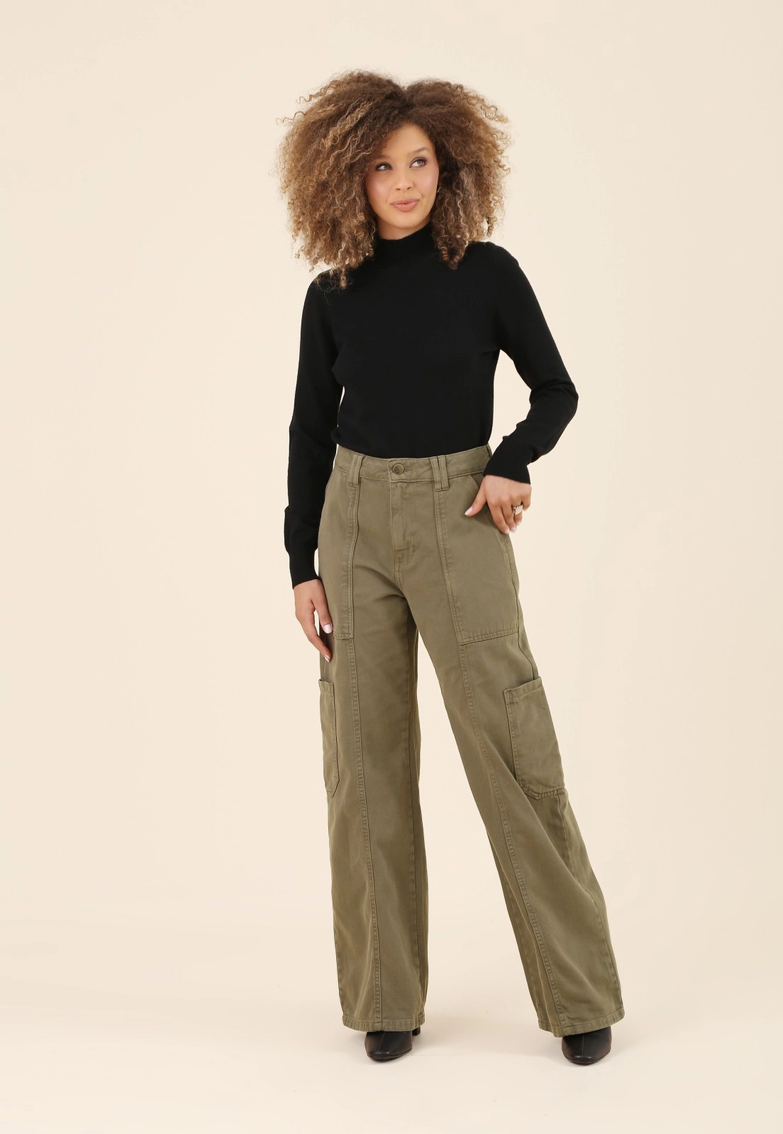 Blusa Tricô Manga Longa Gola Alta