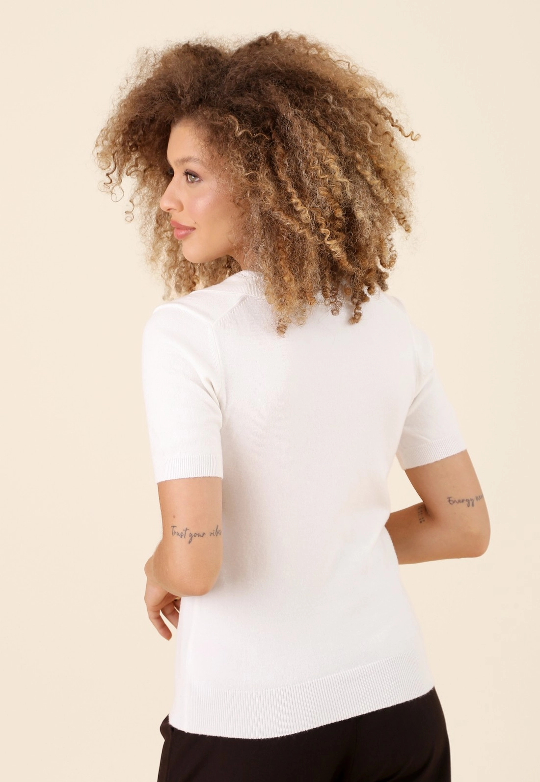 Blusa Gola Polo Manga Curta Em Tricô
