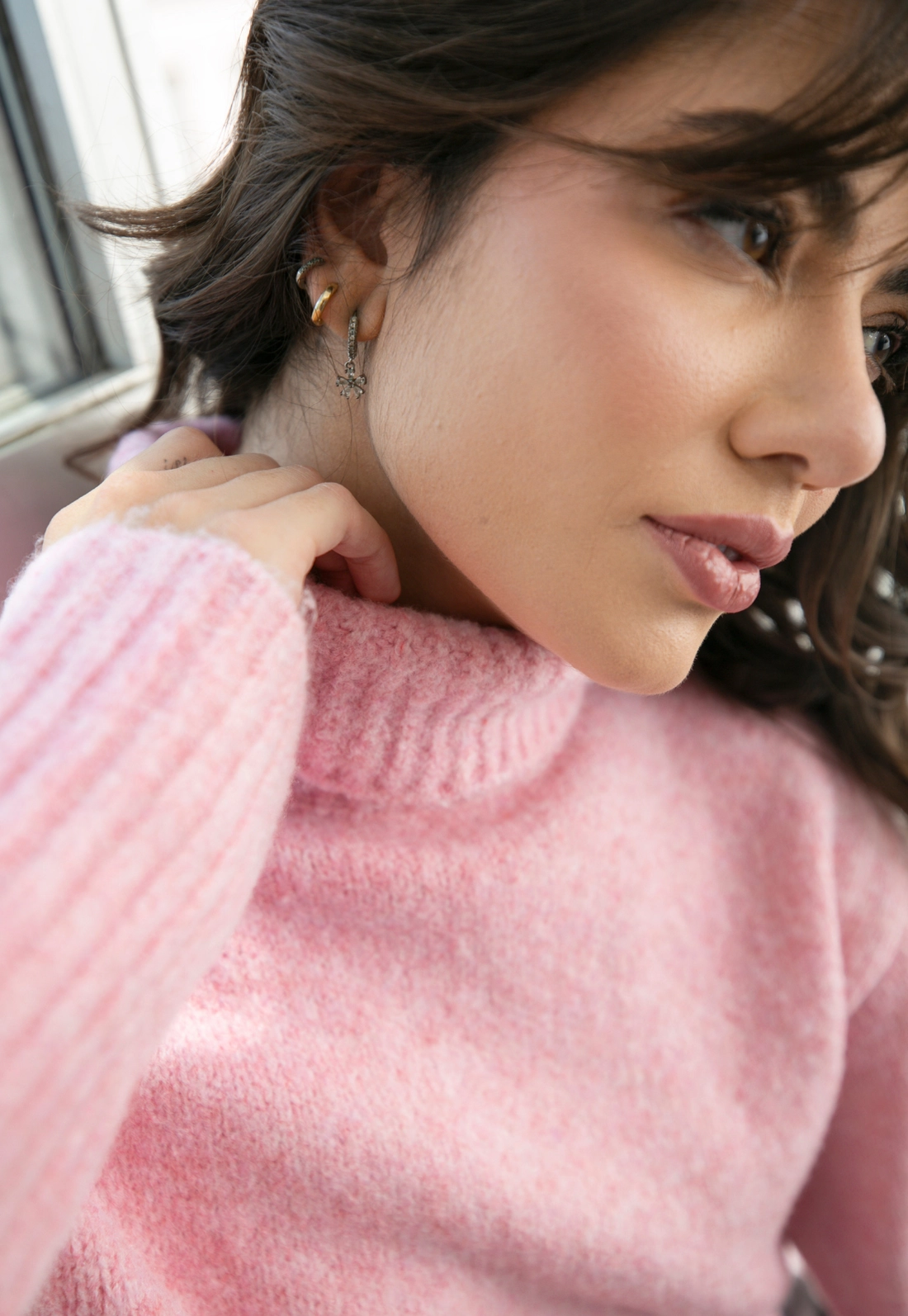 Blusa Tricô Manga Longa Oversized Gola Alta