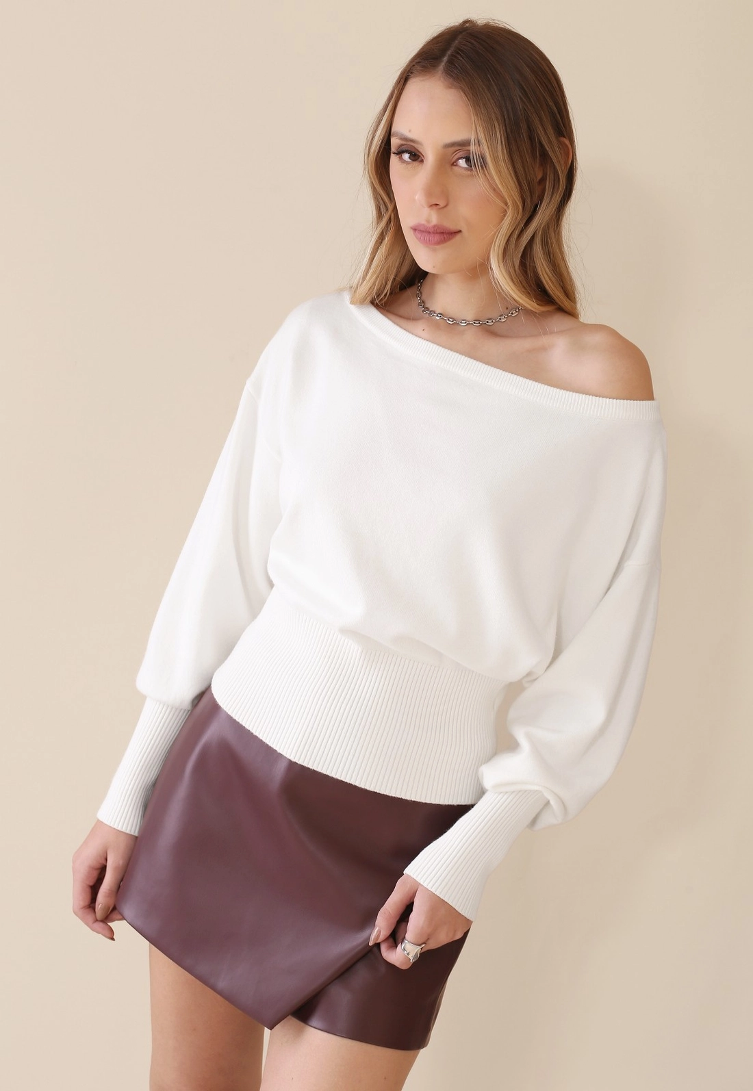 Short Saia Com Transpasse Em Pu