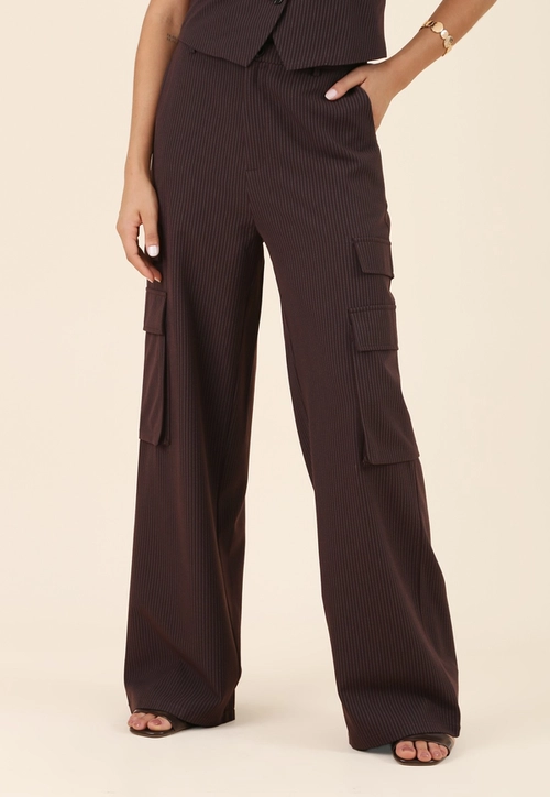Calça Cargo Em Risca De Giz Alfaiataria